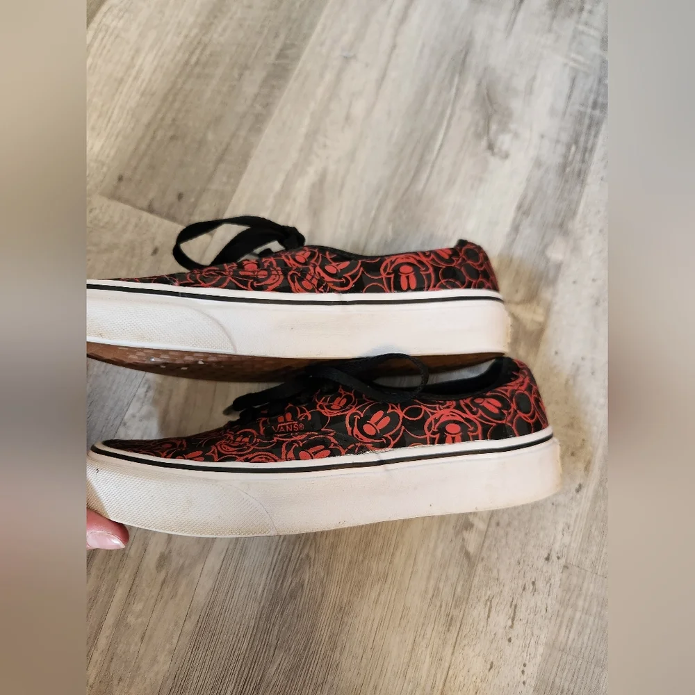 Vans x Disney Mickey Mouse Lace Up Sneaker Size Women's 5.5 Men's 4